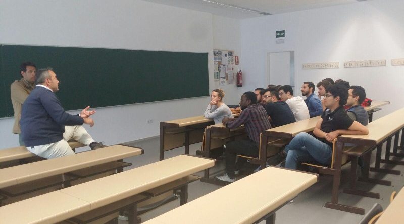 Charla-de-orientacion-Colegio-en-Linares